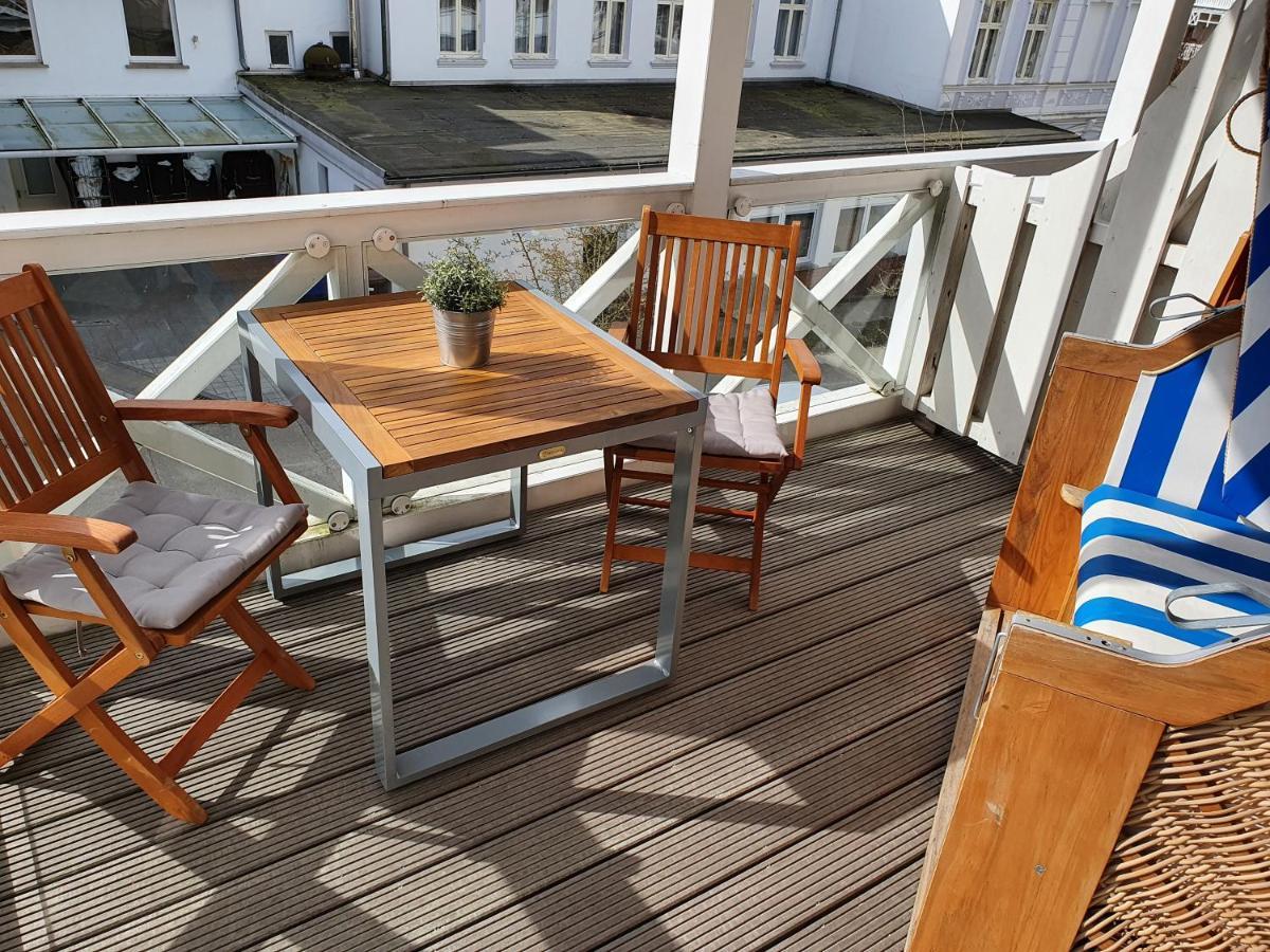 Das Appartement Inselliebe Ruegen Inkl Sauna Und 3H Taeglich Eintritt Ahoi Schwimmbad ゼリン エクステリア 写真