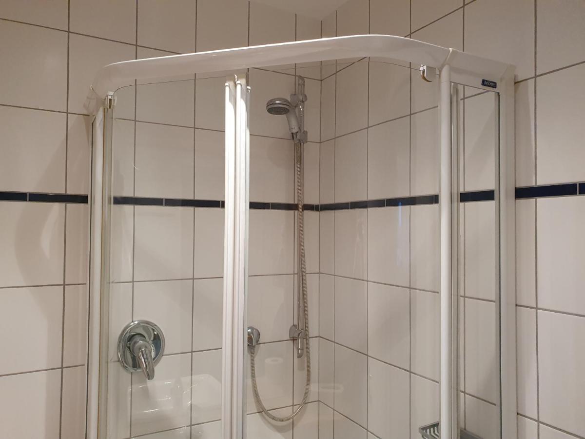 Das Appartement Inselliebe Ruegen Inkl Sauna Und 3H Taeglich Eintritt Ahoi Schwimmbad ゼリン エクステリア 写真