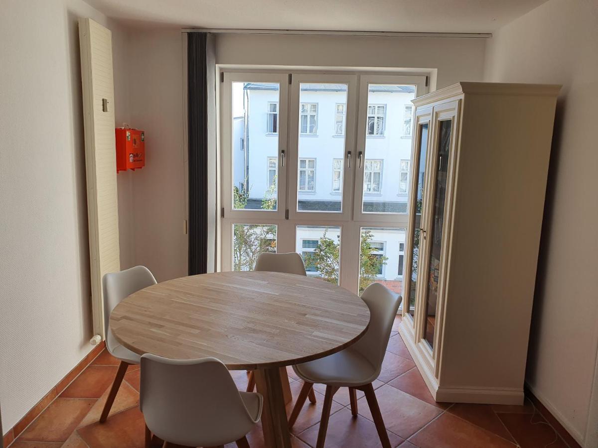 Das Appartement Inselliebe Ruegen Inkl Sauna Und 3H Taeglich Eintritt Ahoi Schwimmbad ゼリン エクステリア 写真
